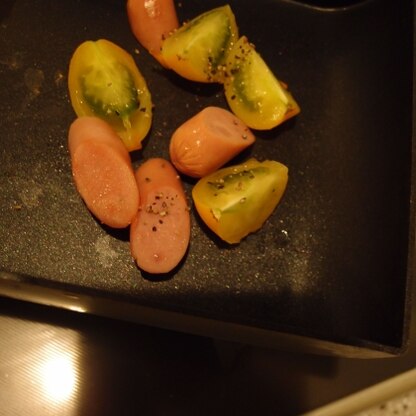 赤いミニトマトが無かったので、黄色いミニトマトで･･･
お弁当用に作りました
ご馳走様でした